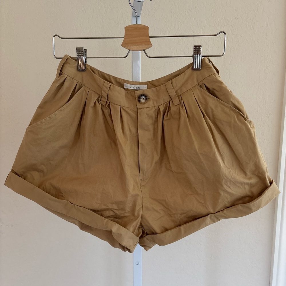 DOEN Paige Shorts In Khaki Size 6 Pleated High Rise Rolled Hem